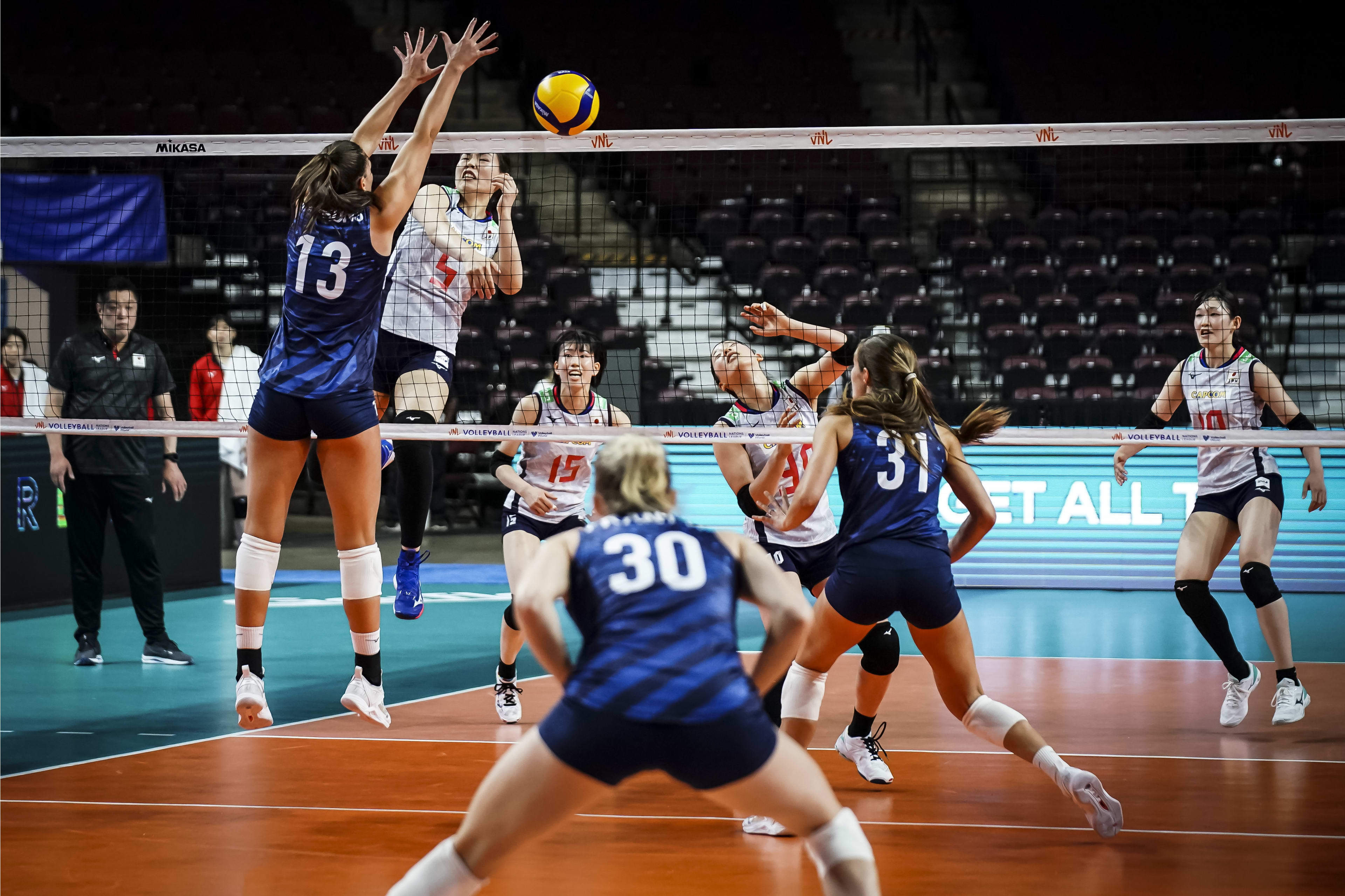 日本羽毛球队完胜韩国羽毛球队，马琳完成帽子戏法的简单介绍