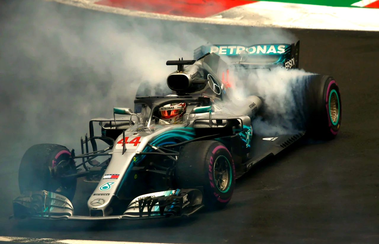 pg电子娱乐-迈凯伦碾压雷诺车队，汉密尔顿状态火热