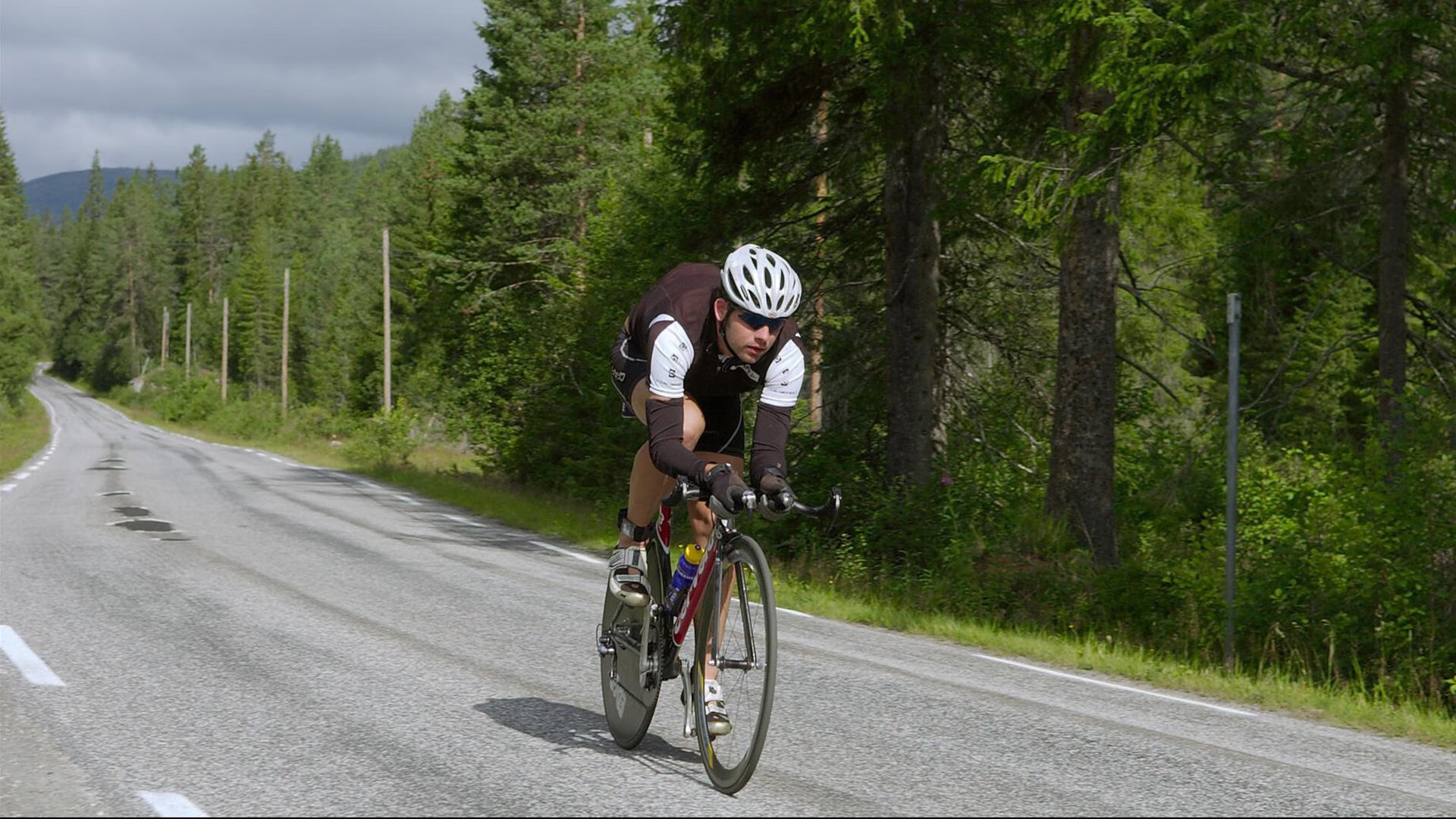 战术求生与绝境接管，乌克兰的战场智慧与阿尔瓦雷斯的英雄时刻